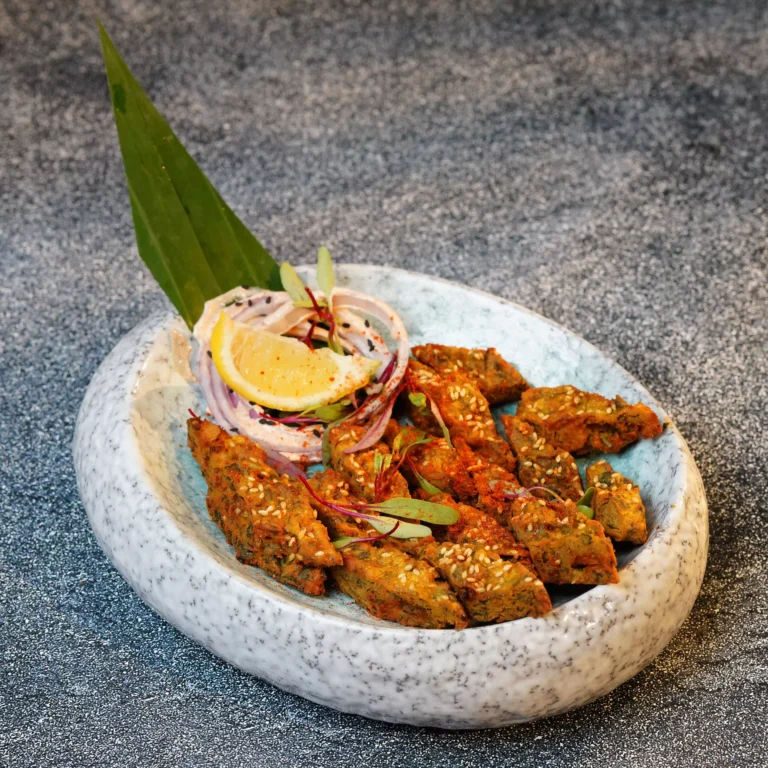 Kothimbir Vade – A Crispy Maharashtrian Favorite